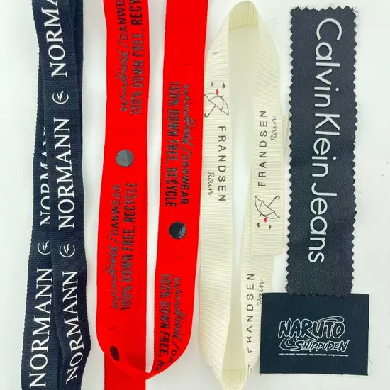 Universal Garment Label Rubber Patch for Apparel Decoration & Branding