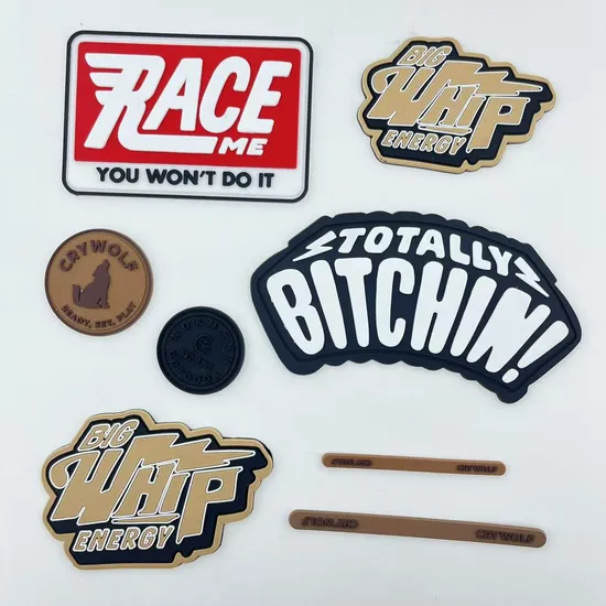 Custom Logo 3D Embossed Rubber Label Patch for Hats Jeans Garment Decoration